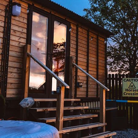 The Horrrsebox Tinyhouse Glamping Ξενοδοχείο Garadice Εξωτερικό φωτογραφία